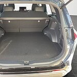 Leerer Kofferraum eines Autos, Blick in den Stauraum.