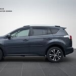 Grau SUV im Autohaus Gert Mayer GmbH.