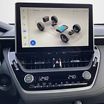 Fahrzeug-Display mit Batterie- und Antriebssystem.